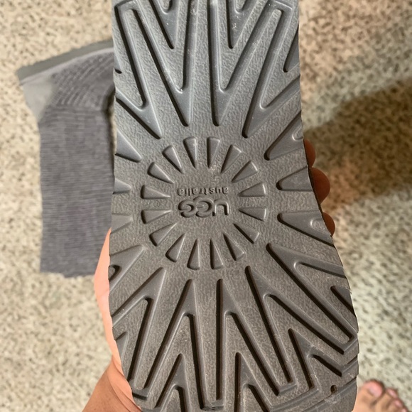 Classic Cassidy cargo UGGS - Picture 2 of 4